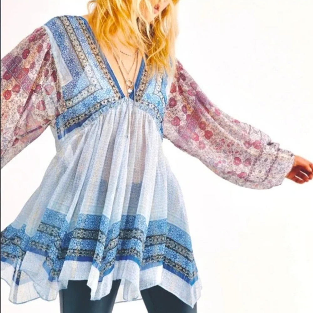 Women NEW $120 bohemian boho FREE PEOPLE hippie bell sleeve flowy blouse shirt M